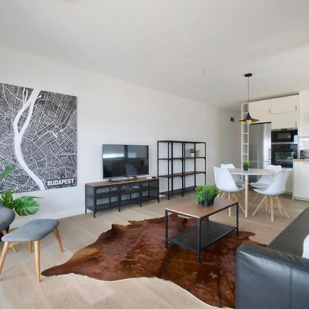 Penthouse Apartment By Hi5 -At The Top Of Будапеща Екстериор снимка