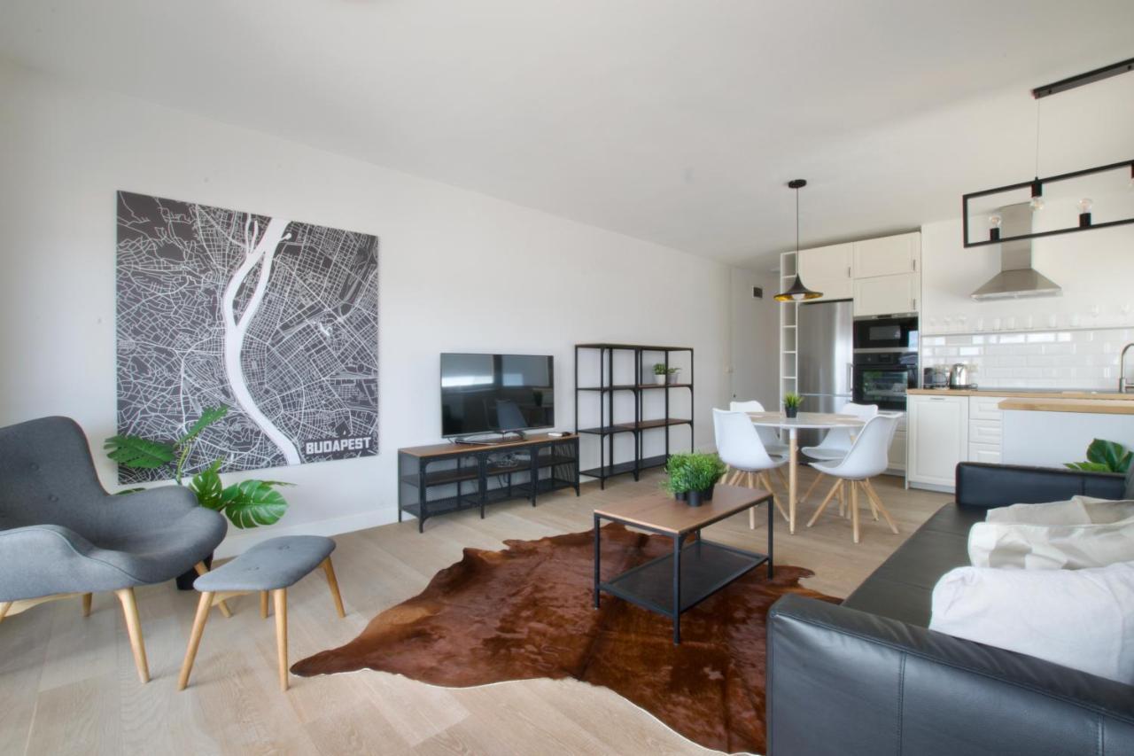 Penthouse Apartment By Hi5 -At The Top Of Будапеща Екстериор снимка