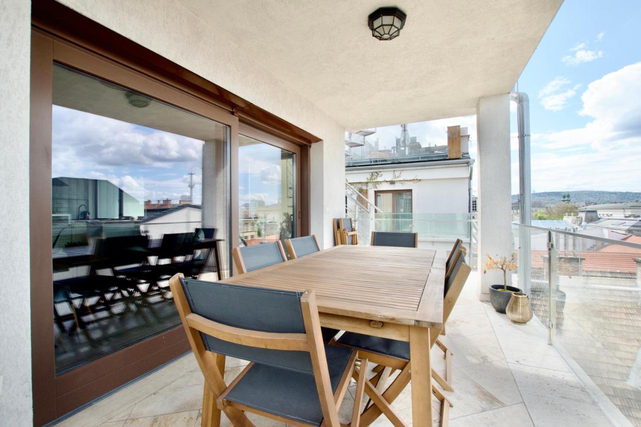 Penthouse Apartment By Hi5 -At The Top Of Будапеща Екстериор снимка
