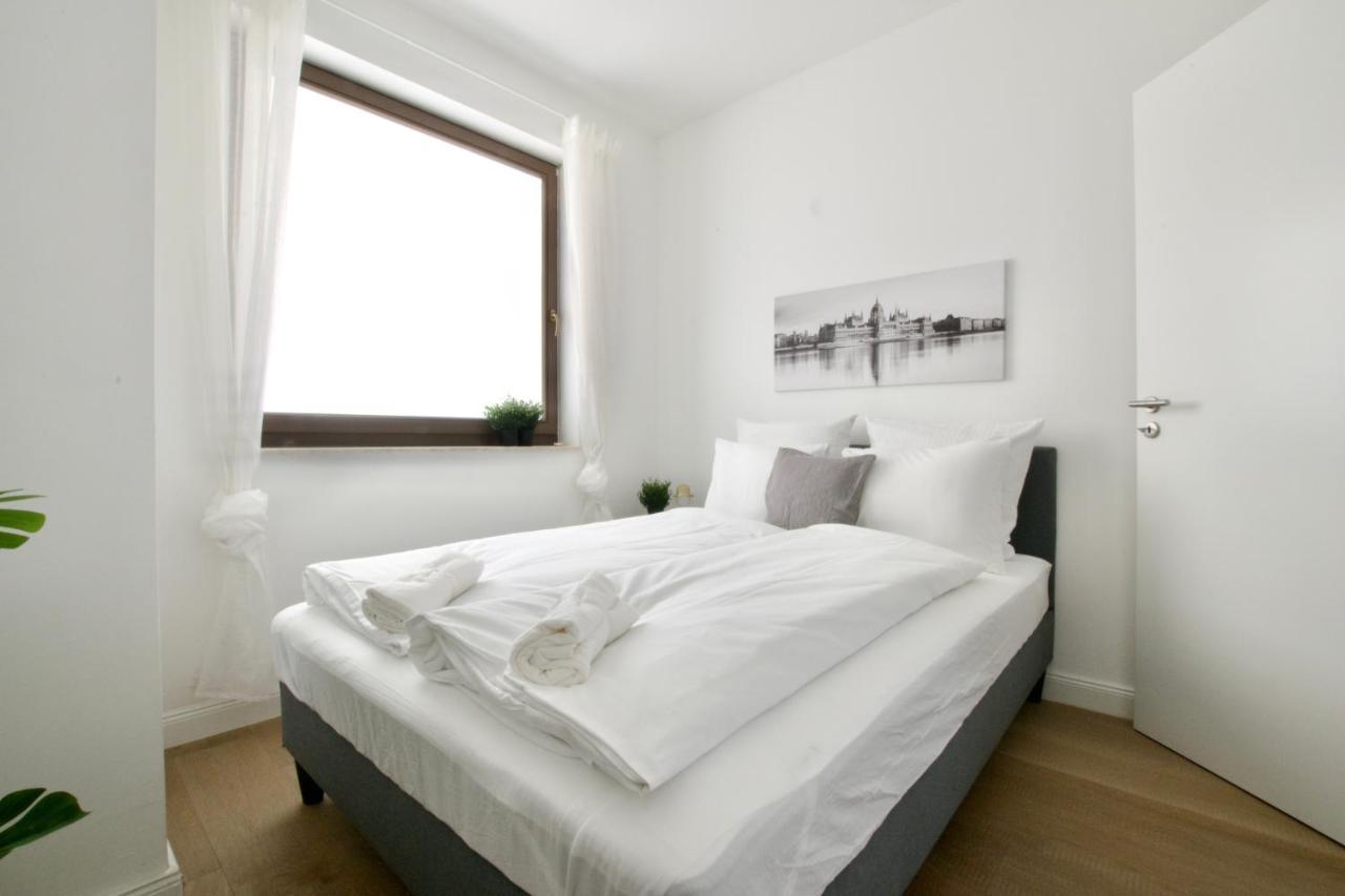 Penthouse Apartment By Hi5 -At The Top Of Будапеща Екстериор снимка