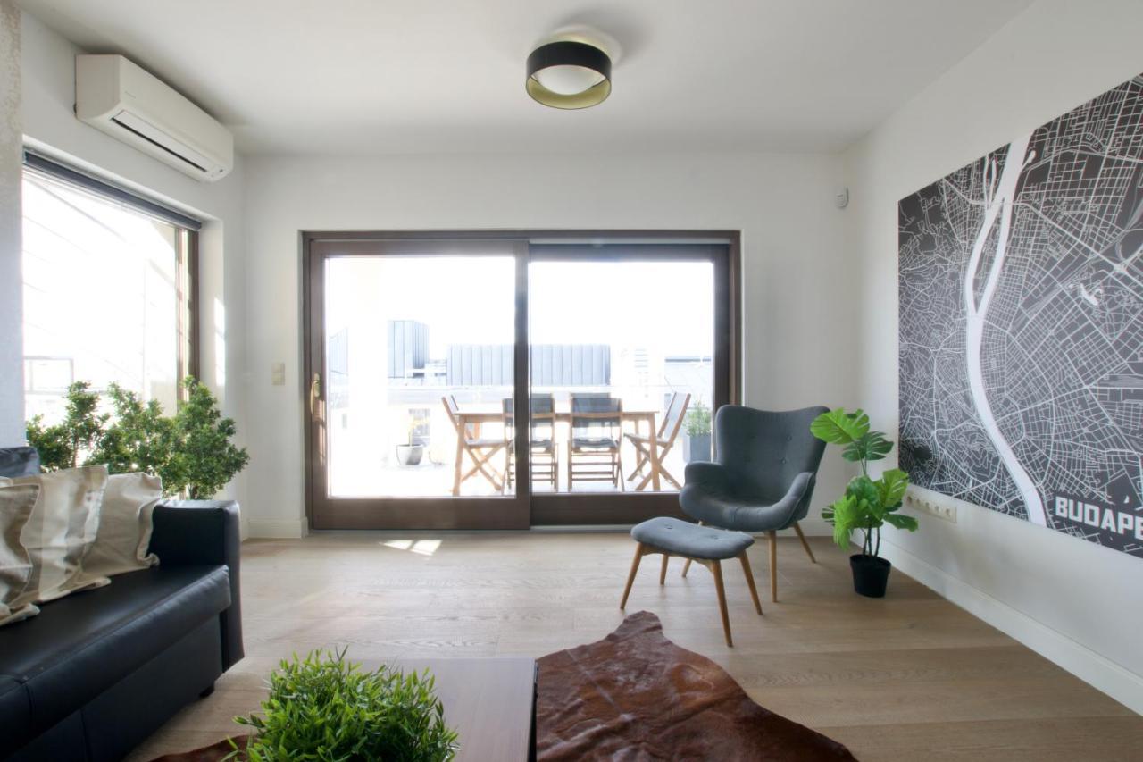 Penthouse Apartment By Hi5 -At The Top Of Будапеща Екстериор снимка