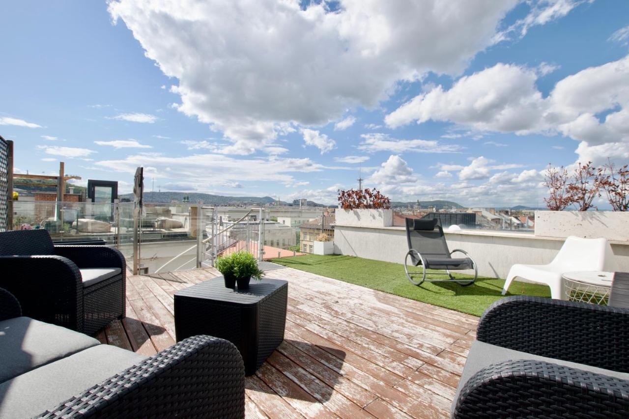 Penthouse Apartment By Hi5 -At The Top Of Будапеща Екстериор снимка